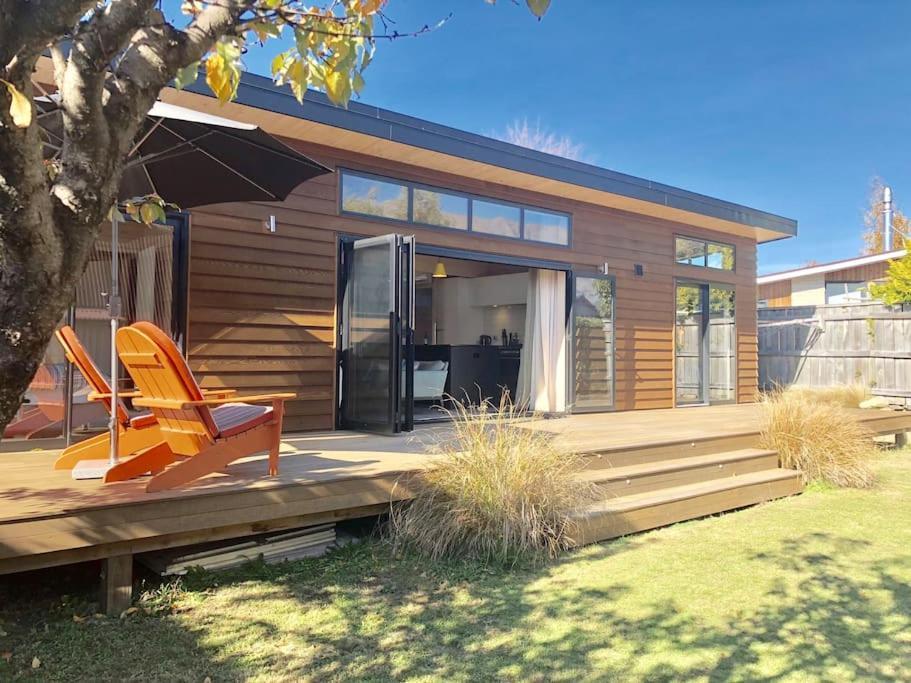 Modern Kowhai Cottage Уанака Екстериор снимка